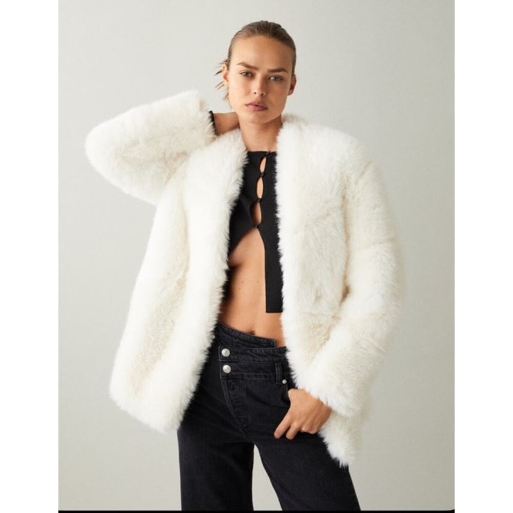 Mango MNG Women's Oversized White Faux Fur Coat, Sz XS - Excellent Condition